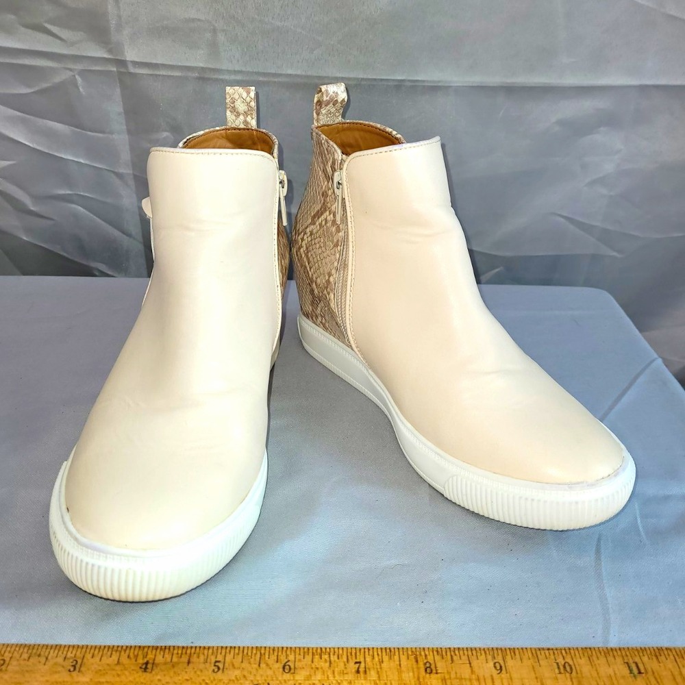 DV Dolce Vita KARSA White Beige Synthetic Snake Print Ankle Bootie Zip US 6